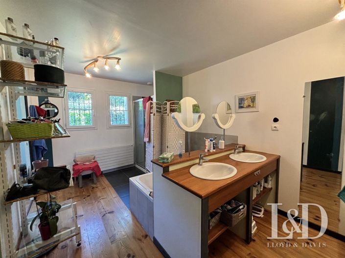 Image No.4-5 Bed House for sale