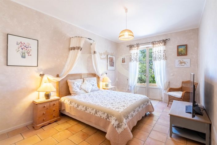 Image No.15-4 Bed House for sale