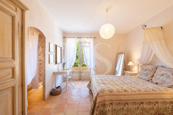 Image No.16-4 Bed House for sale