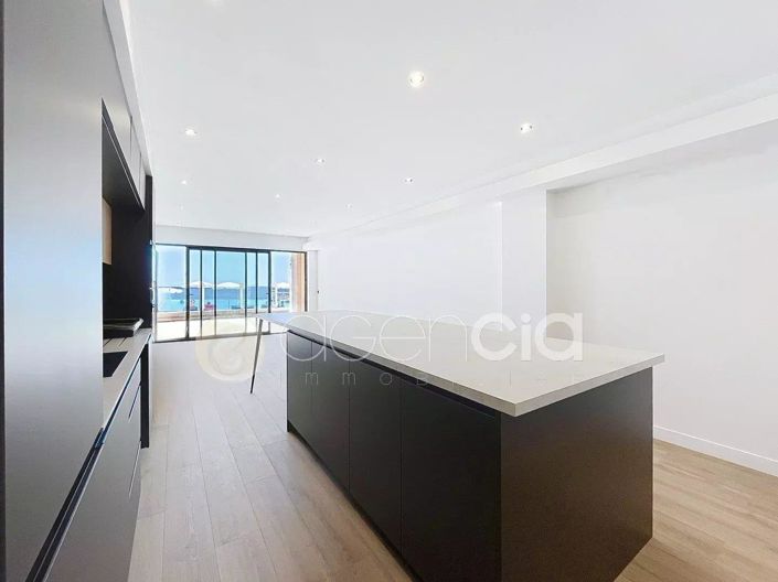 Image No.1-3 Bed Apartment for sale