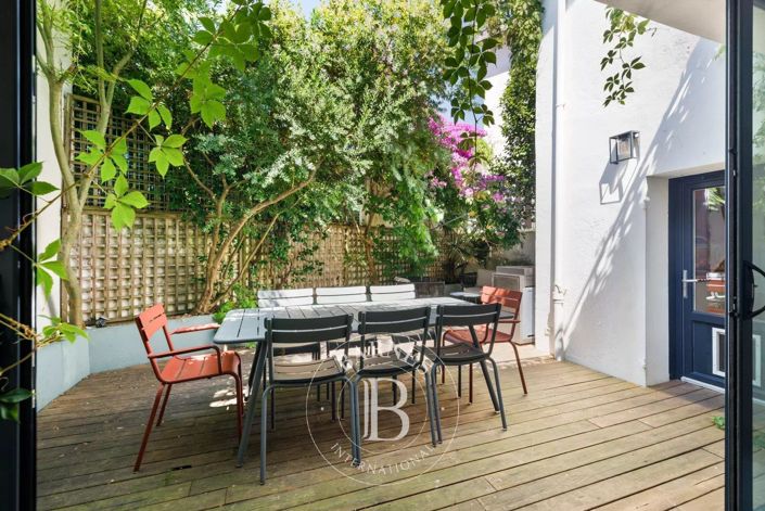 Image No.1-3 Bed House for sale