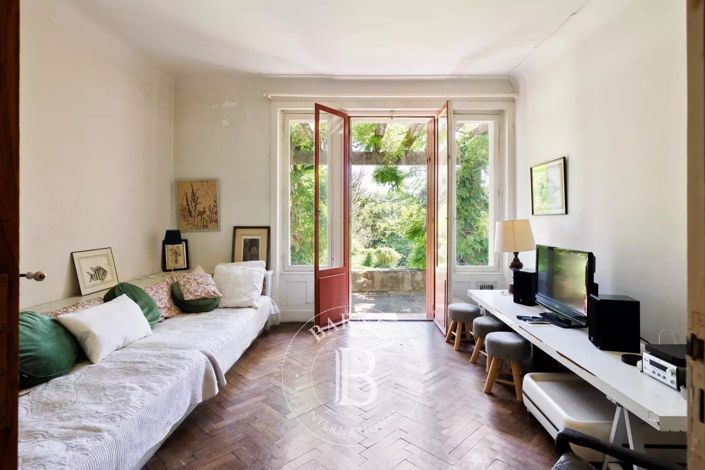 Image No.7-11 Bed House for sale