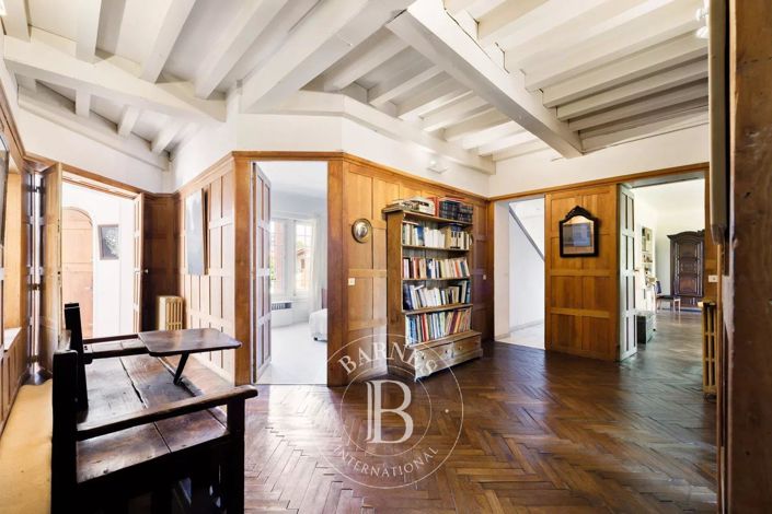 Image No.8-11 Bed House for sale