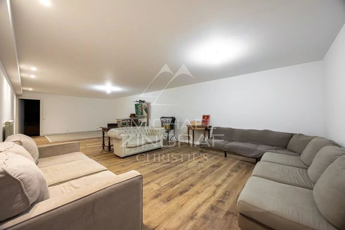 Image No.15-5 Bed House for sale