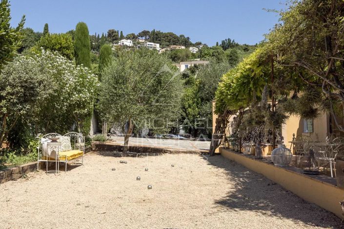 Image No.8-5 Bed House for sale