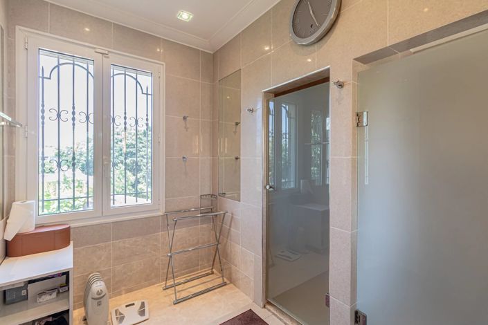 Image No.20-3 Bed House for sale