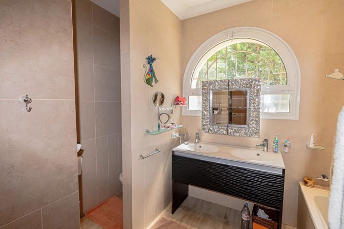 Image No.27-3 Bed House for sale