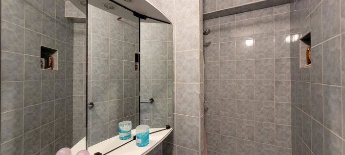 Image No.11-5 Bed House for sale