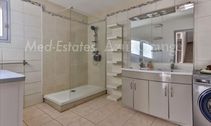 Image No.11-Maison de 9 chambres à vendre à Le Plan-de-la-Tour