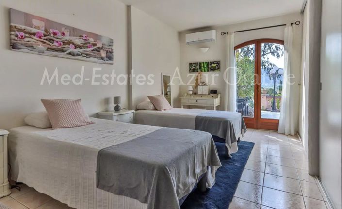 Image No.6-Maison de 9 chambres à vendre à Le Plan-de-la-Tour