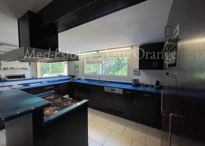 Image No.8-4 Bed House for sale