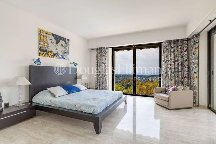 Image No.8-4 Bed House for sale