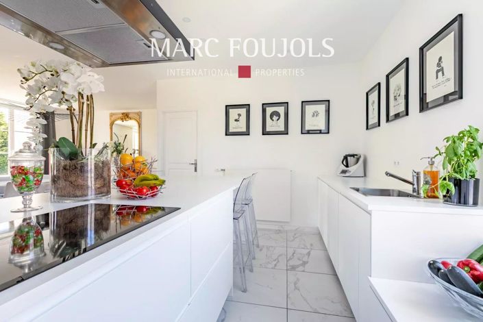 Image No.12-10 Bed House for sale