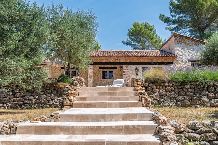 Image No.1-4 Bed House for sale