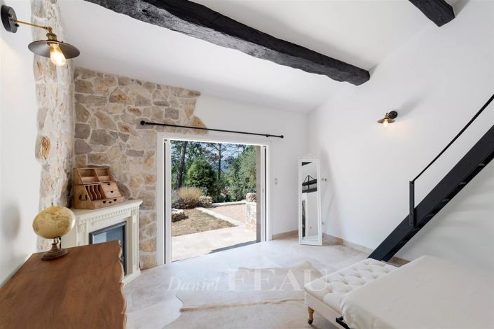 Image No.10-4 Bed House for sale