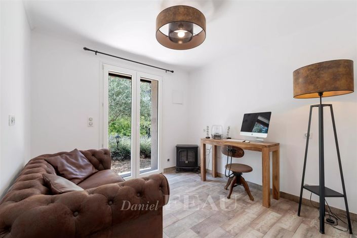 Image No.14-4 Bed House for sale