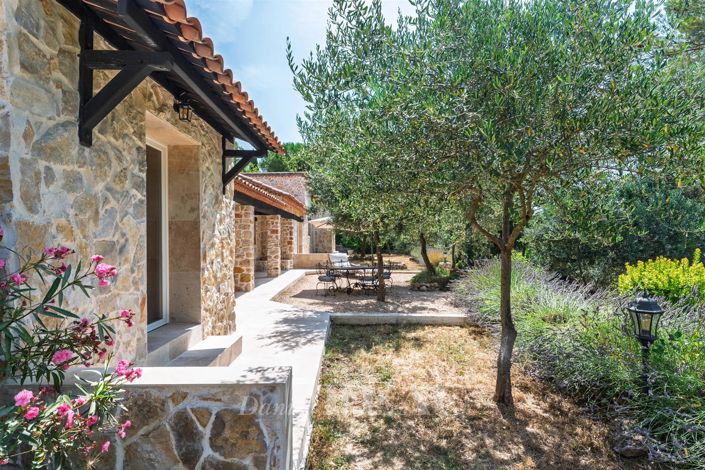 Image No.2-4 Bed House for sale