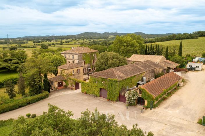 Image No.7-10 Bed House for sale