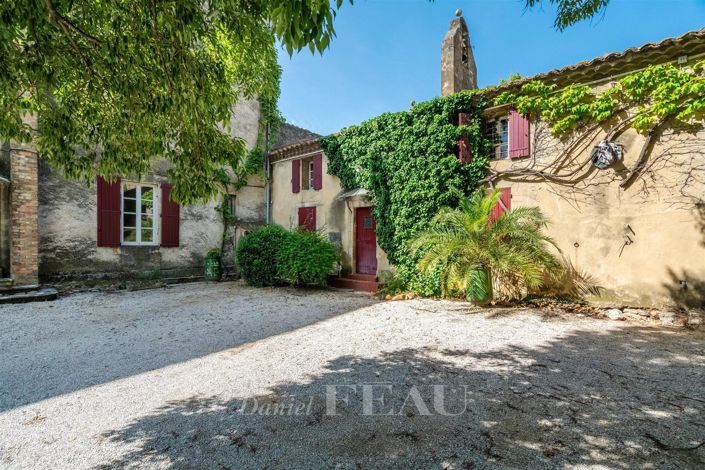 Image No.8-10 Bed House for sale