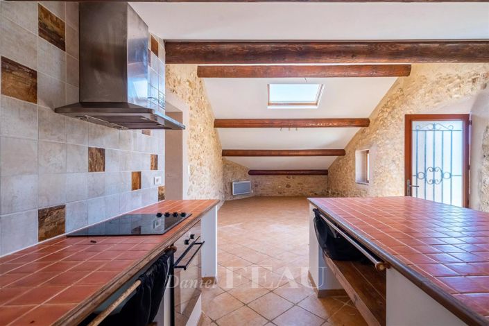 Image No.8-3 Bed House for sale