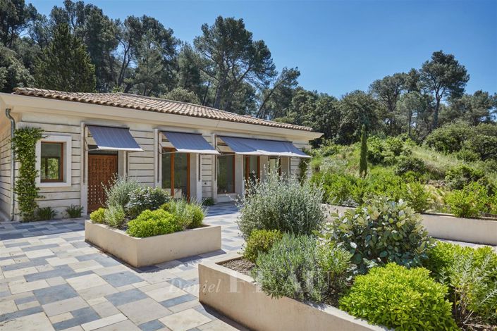 Image No.10-5 Bed House for sale