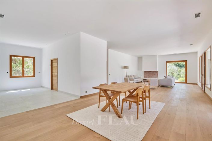 Image No.13-5 Bed House for sale