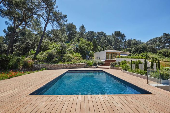 Image No.2-5 Bed House for sale