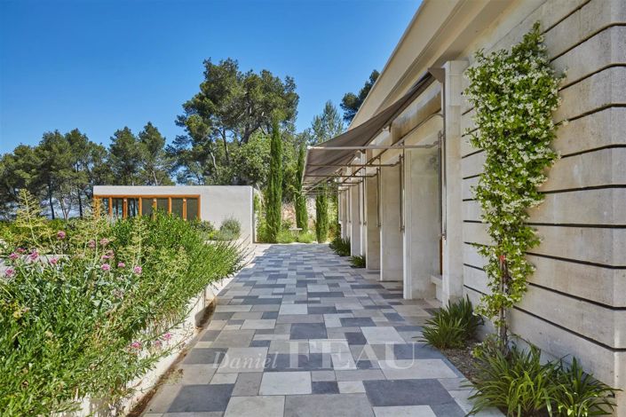 Image No.9-5 Bed House for sale