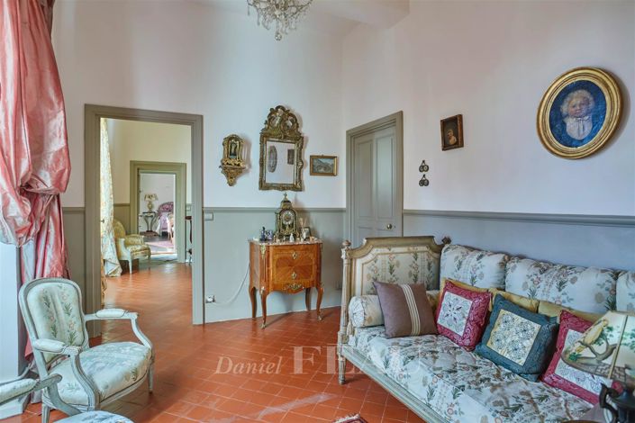 Image No.11-5 Bed House for sale