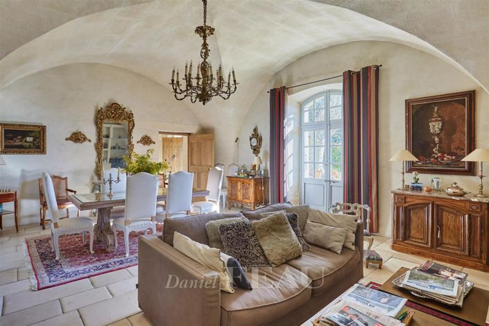 Image No.7-5 Bed House for sale