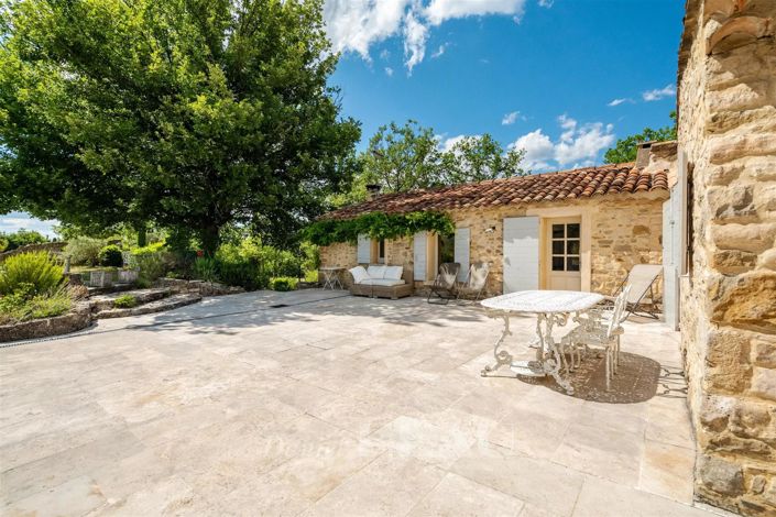 Image No.1-6 Bed House for sale