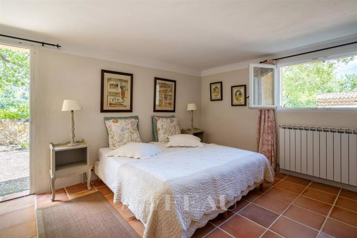 Image No.10-6 Bed House for sale