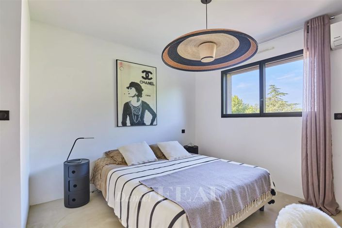 Image No.10-4 Bed House for sale