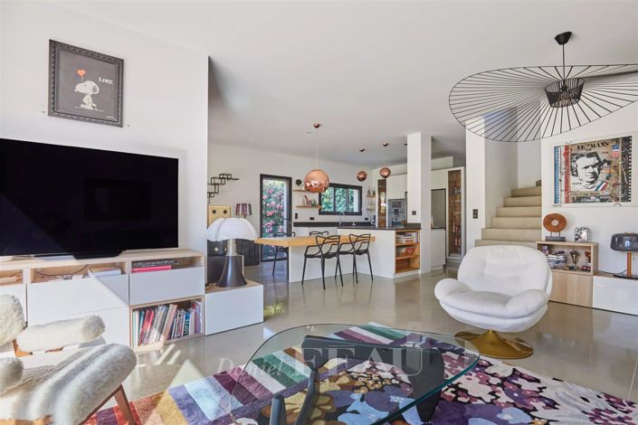 Image No.8-4 Bed House for sale