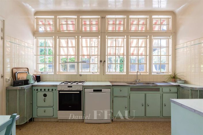 Image No.11-5 Bed House for sale