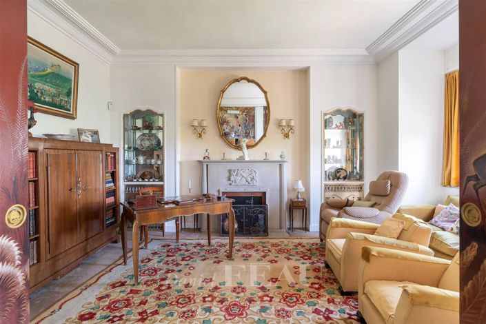 Image No.21-5 Bed House for sale