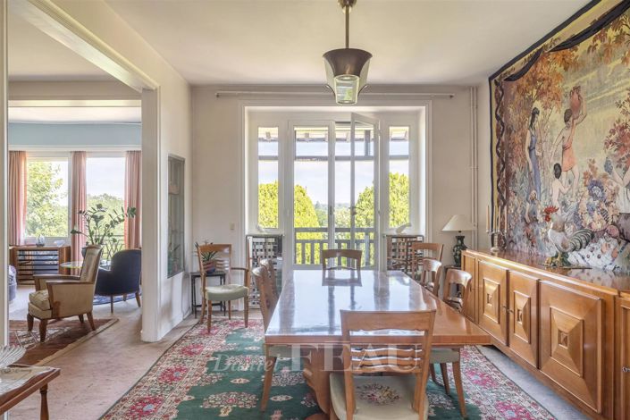 Image No.6-5 Bed House for sale