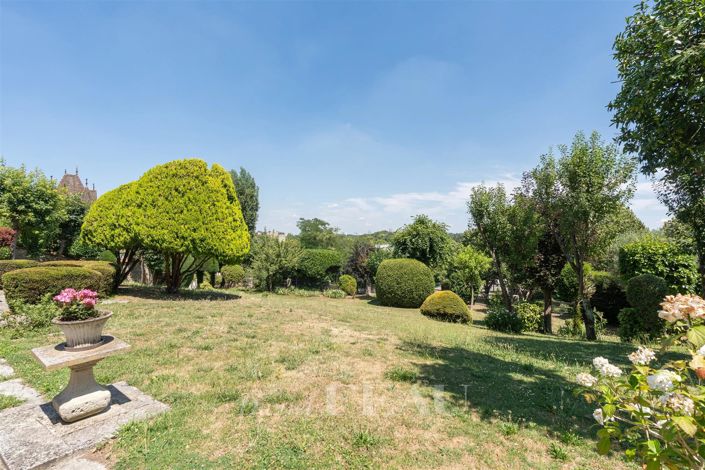 Image No.8-5 Bed House for sale