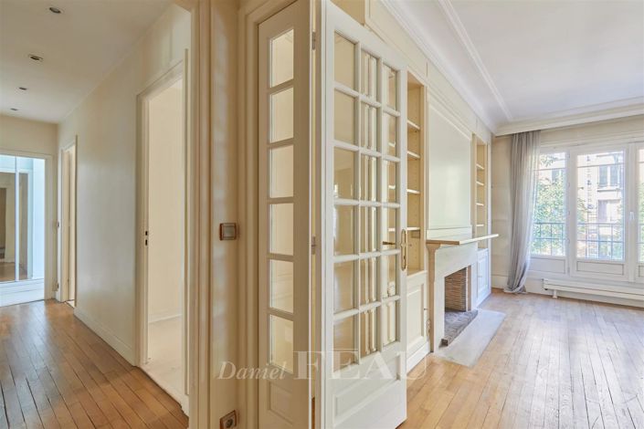 Image No.11-3 Bed Apartment for sale