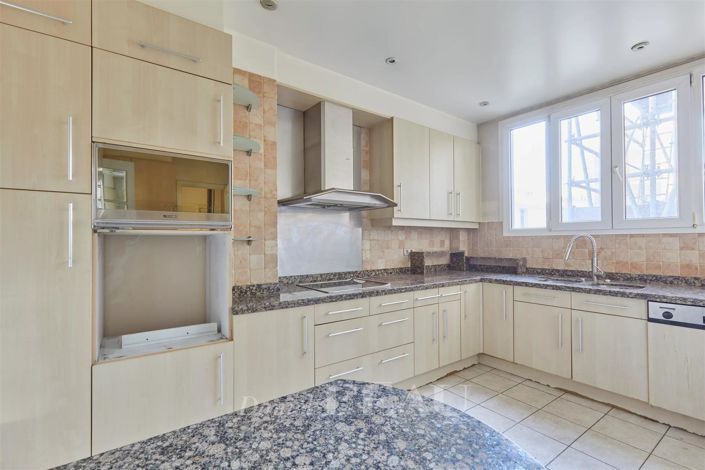 Image No.12-3 Bed Apartment for sale