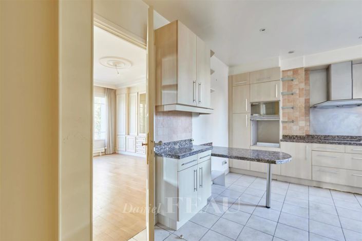 Image No.14-3 Bed Apartment for sale