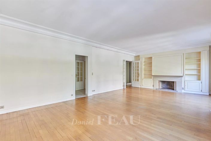 Image No.9-3 Bed Apartment for sale