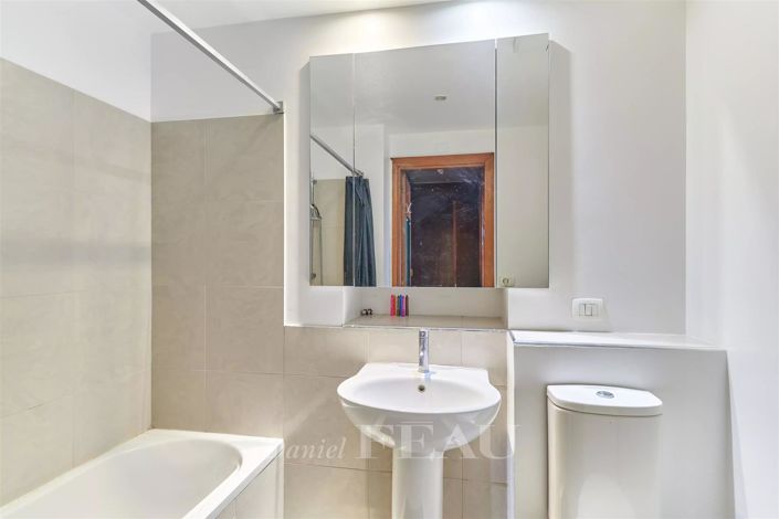 Image No.12-2 Bed Apartment for sale