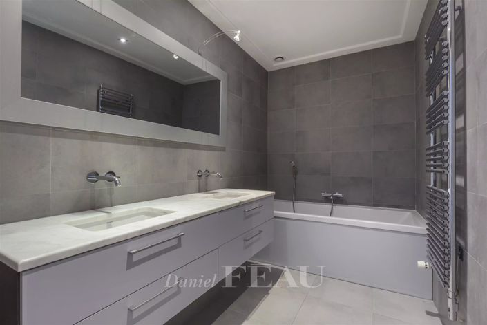 Image No.12-3 Bed Apartment for sale