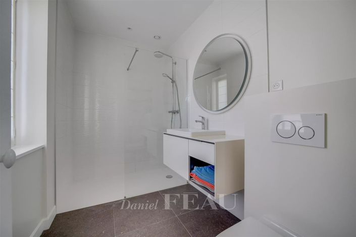 Image No.15-4 Bed House for sale