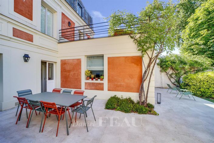 Image No.2-4 Bed House for sale