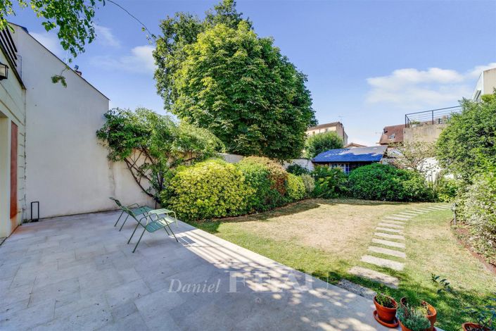 Image No.3-4 Bed House for sale