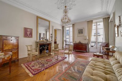 1 - Versailles, Apartment