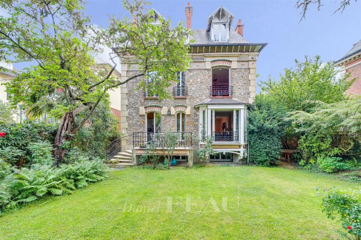 Image No.1-6 Bed House for sale