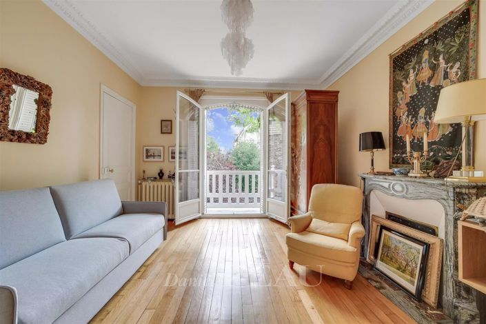 Image No.13-6 Bed House for sale